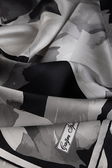 Grey Opal Pattern Twill Silk Square Scarf - 2
